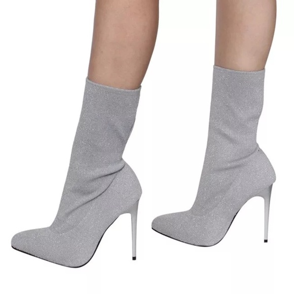 SALE New Women’s stretchy sock heel booties. - Picture 2 of 7